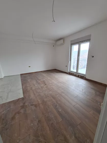 Velibora Markovića 39 | 4zida.rs