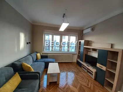 Petra Drapšina | 4zida.rs