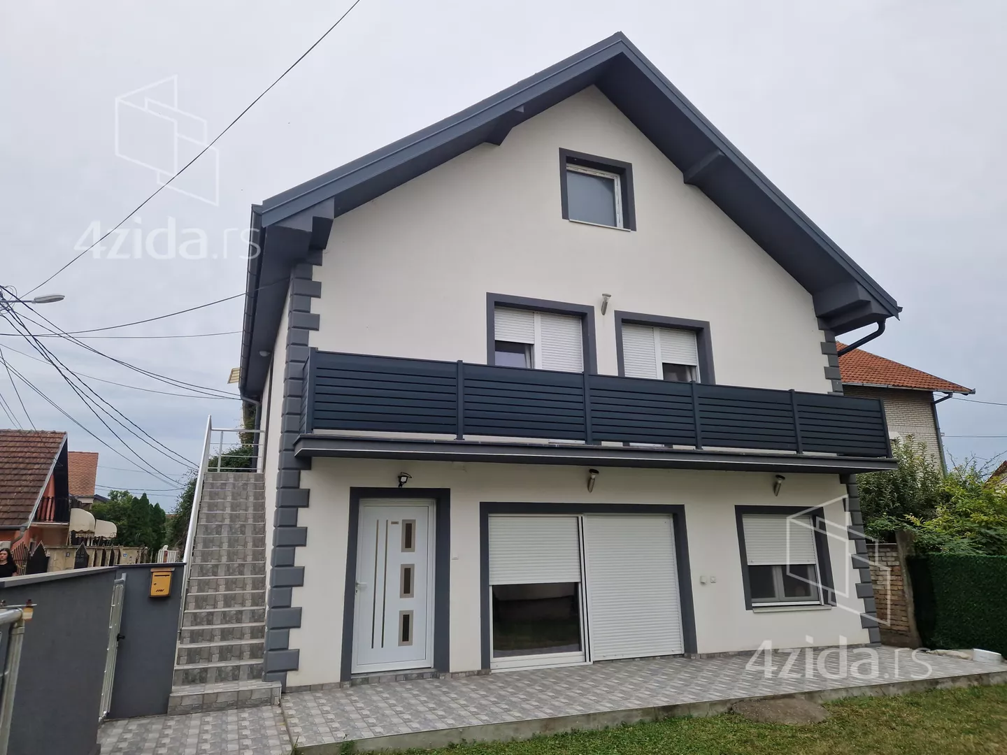Troiposoban stan | 4zida
