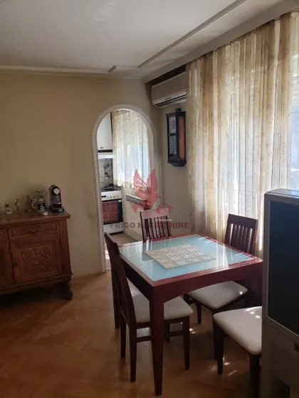 Učiteljsko Naselje | 4zida.rs