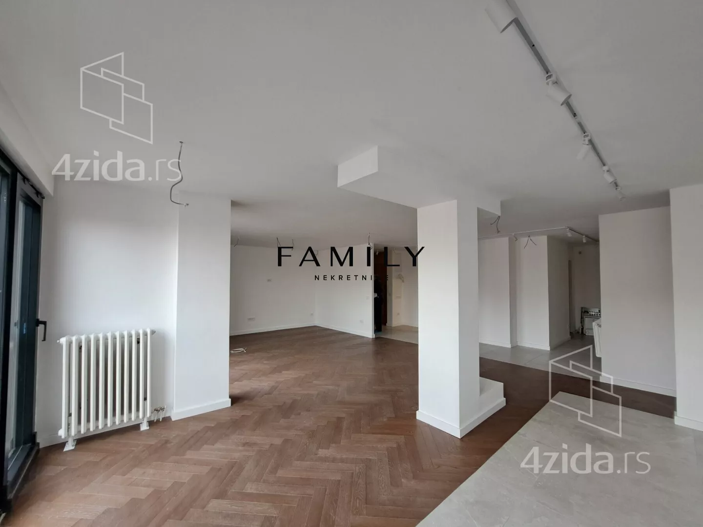 Četvoroiposoban stan | 4zida