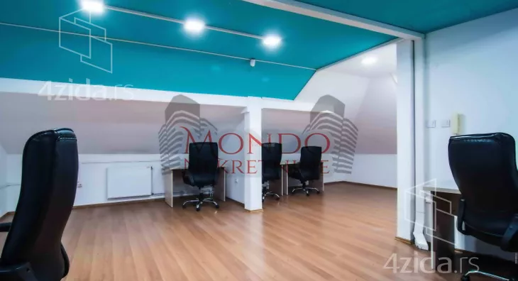 Poslovna zgrada | 4zida
