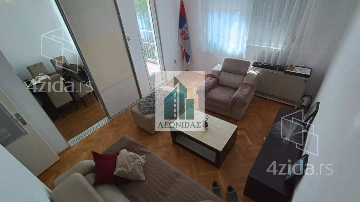 Četvoroiposoban stan | 4zida