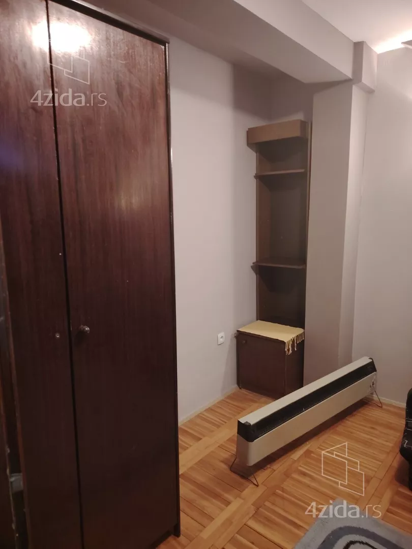 Četvoroiposoban stan | 4zida