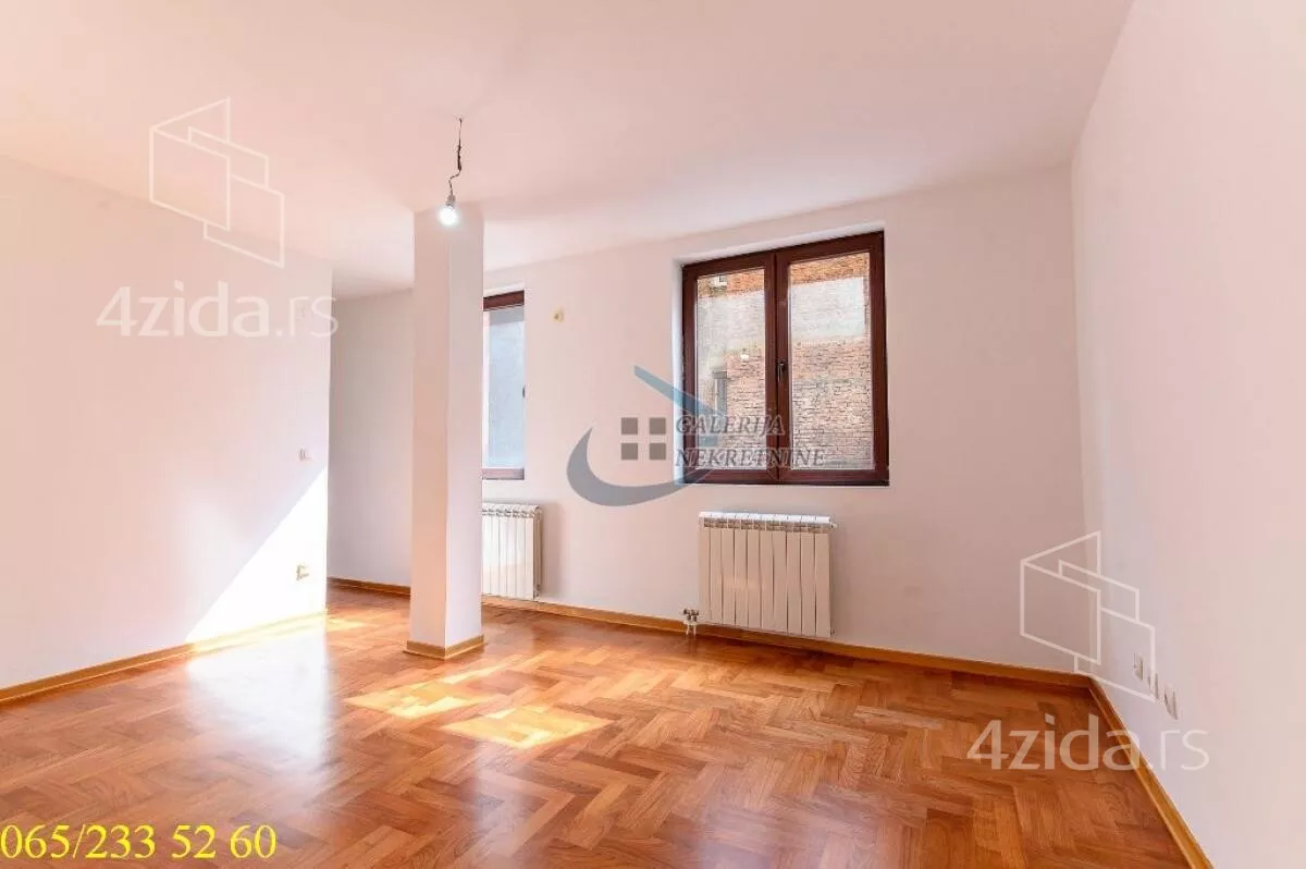 Šestosoban stan | 4zida
