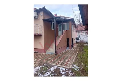 Petra Lekovića | 4zida.rs