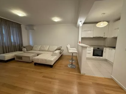 Uroša Martinovića | 4zida.rs