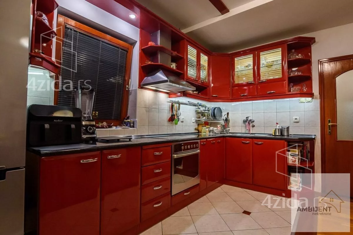 Četvorosoban stan | 4zida