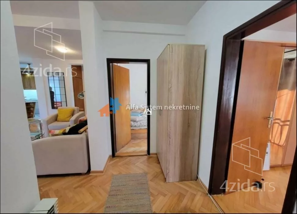 Troiposoban stan | 4zida