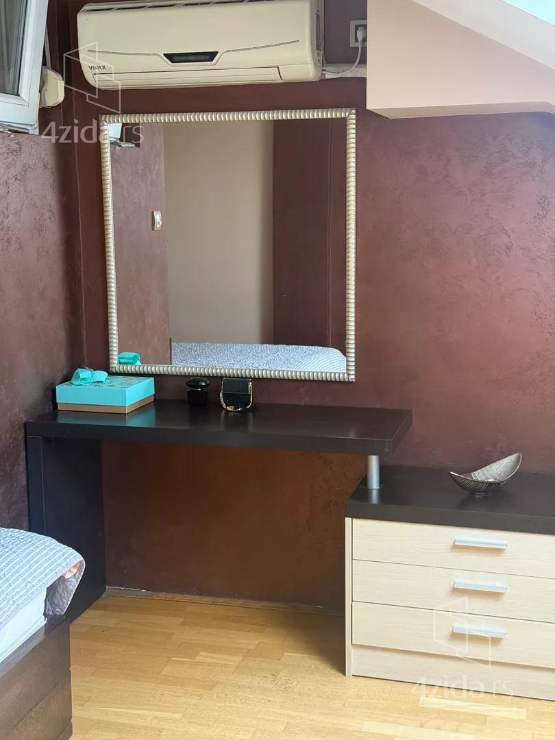 Četvoroiposoban stan | 4zida