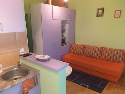 Braće Jovanovića 33C | 4zida.rs