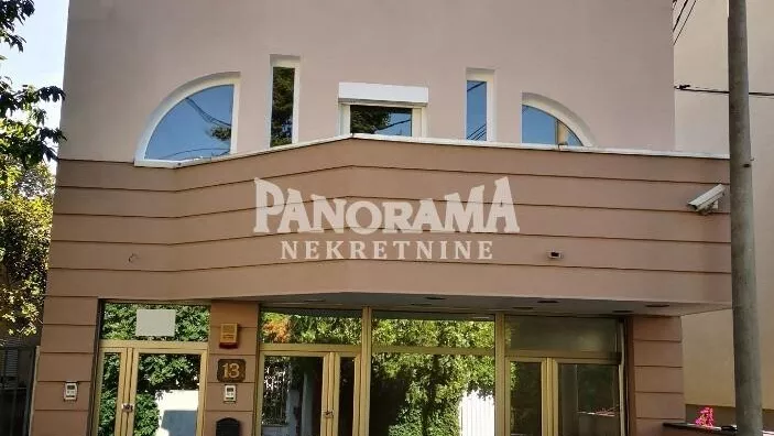 Poslovna zgrada | 4zida