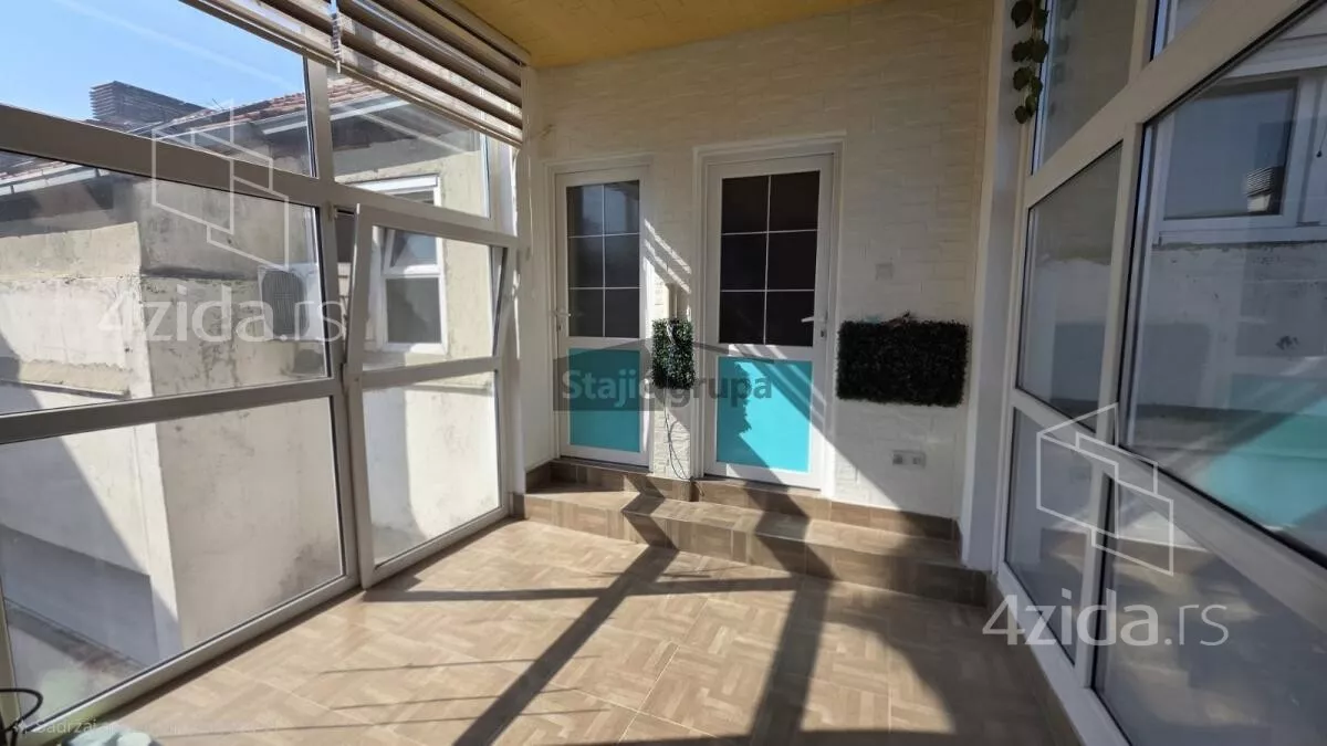 Petosoban stan | 4zida