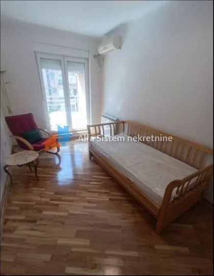 Crveni Krst Vračar | 4zida.rs