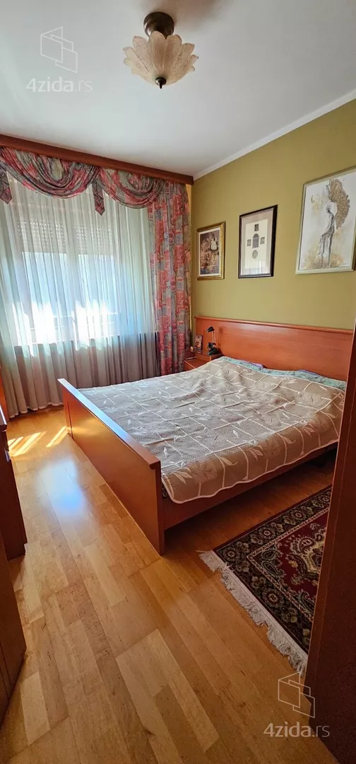 Petosoban stan | 4zida