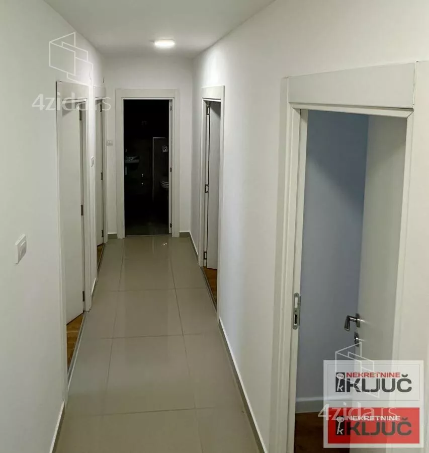 Četvoroiposoban stan | 4zida