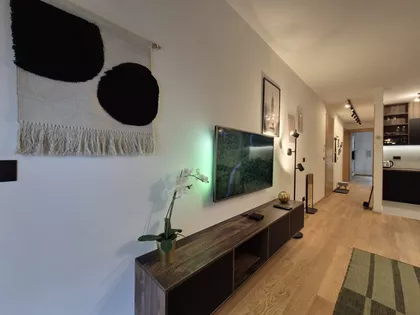 Vukov Spomenik | 4zida.rs