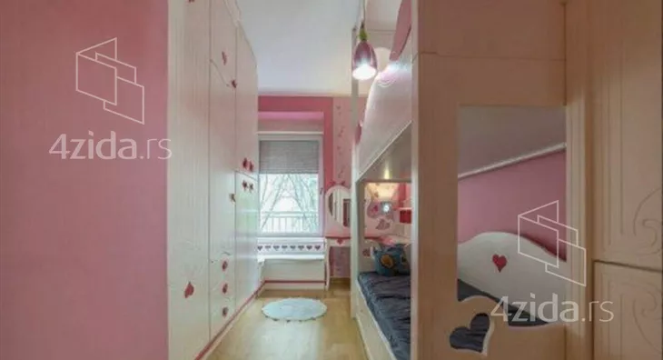 Troiposoban stan | 4zida