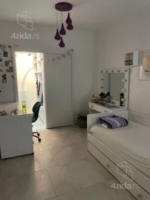Šestosoban stan | 4zida