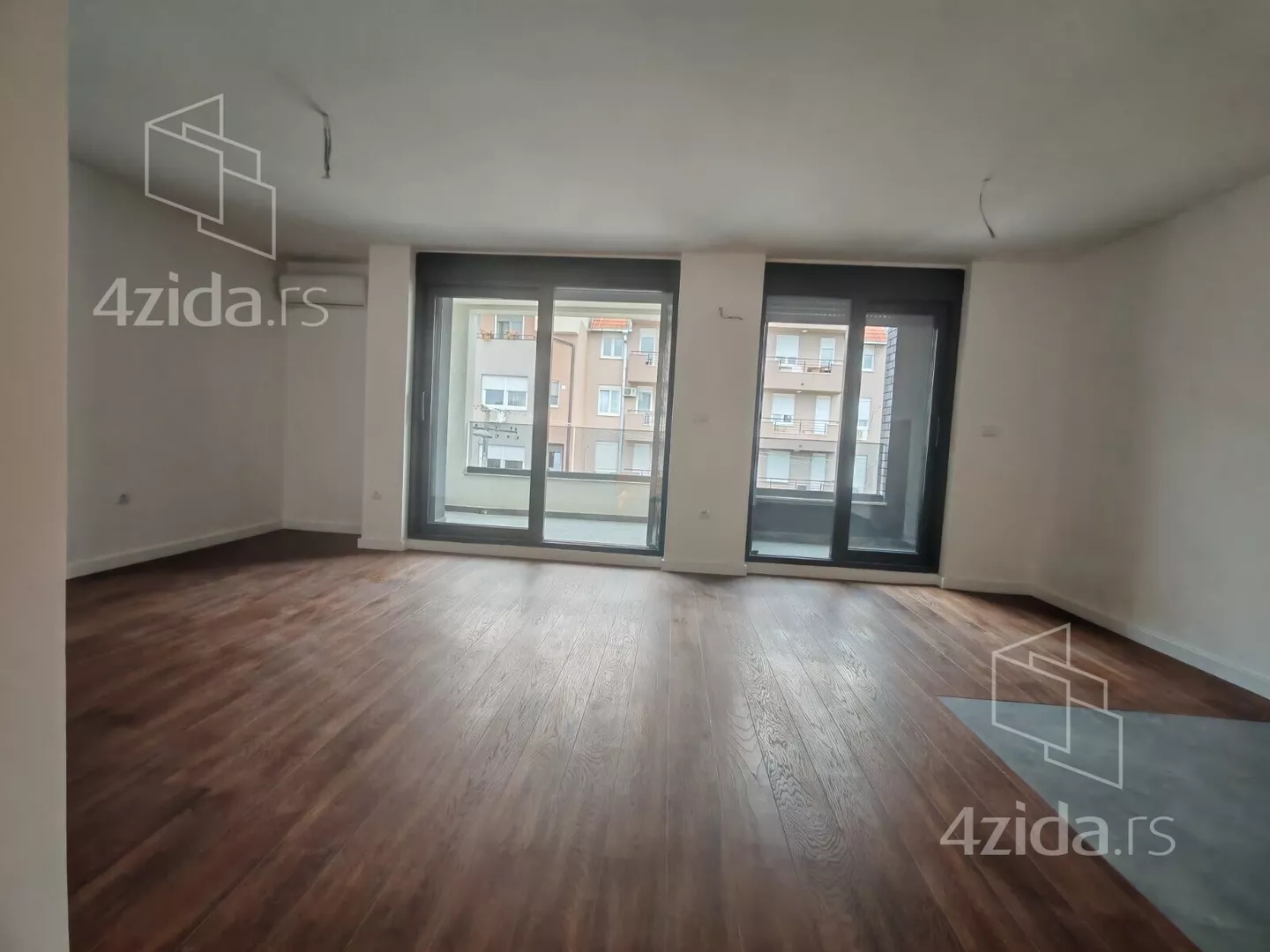 Šestosoban stan | 4zida