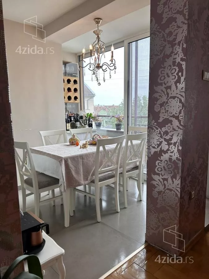 Četvoroiposoban stan | 4zida