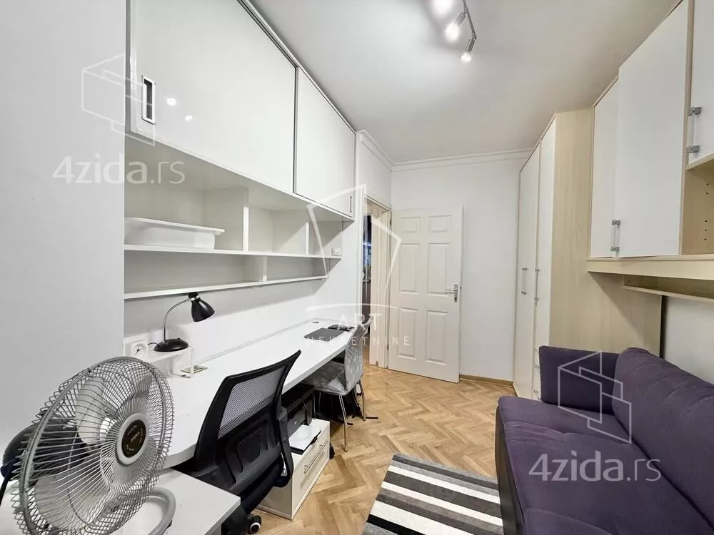 Petosoban stan | 4zida