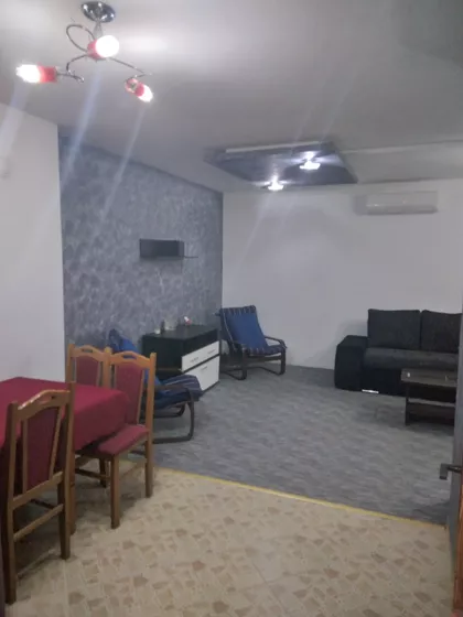 Sergeja Jesenjina 35 | 4zida.rs