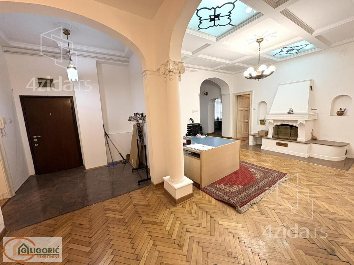 Butas, 203 m²