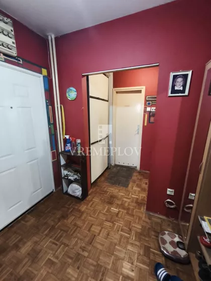 16. oktobra | 4zida.rs