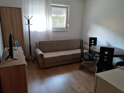Vojna Bolnica | 4zida.rs