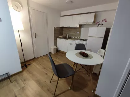 Surčin (mesto) | 4zida.rs