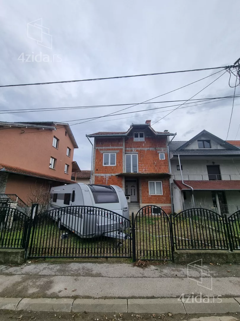 3-etažna kuća | 4zida