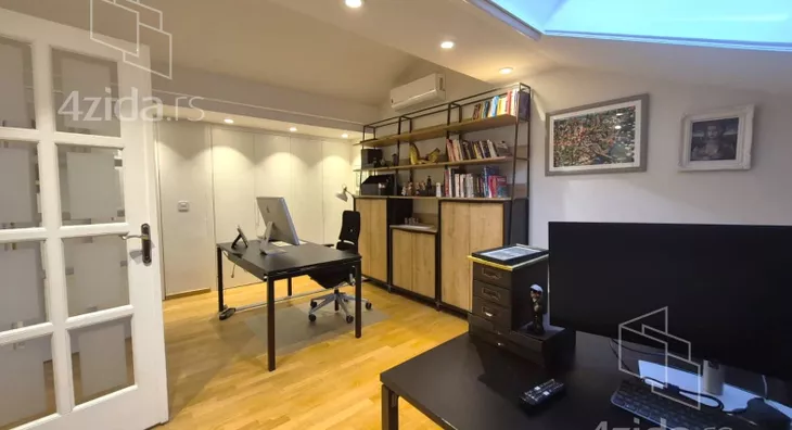 Četvoroiposoban stan | 4zida