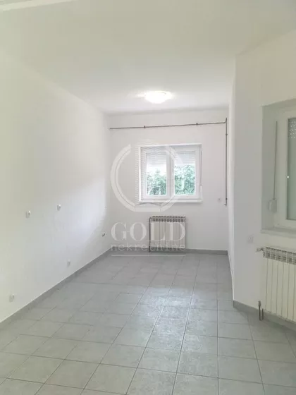Pere Popadića | 4zida.rs