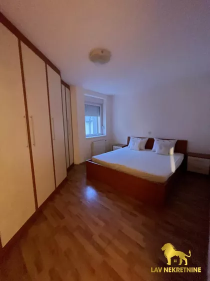 LAZE KOSTIĆA | 4zida.rs