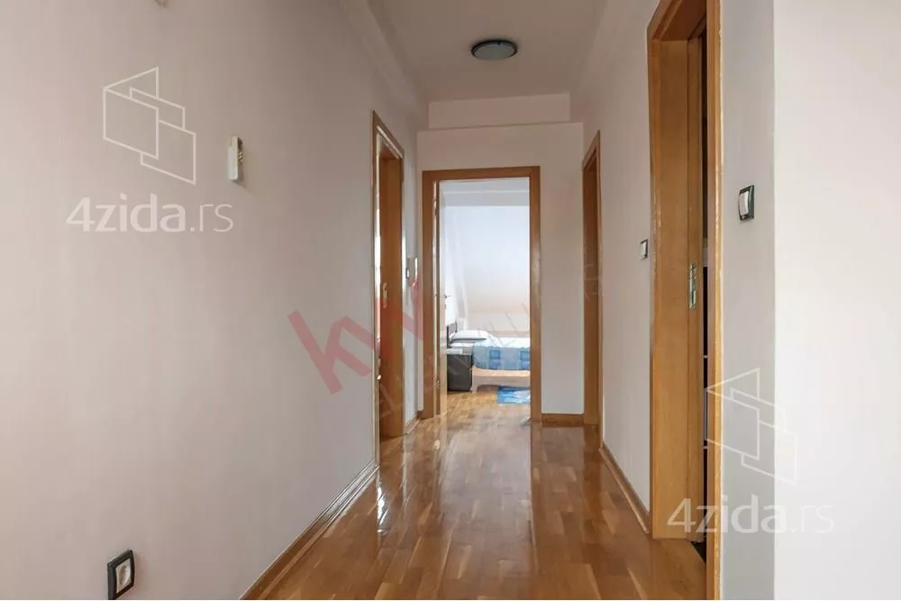 Petosoban stan | 4zida