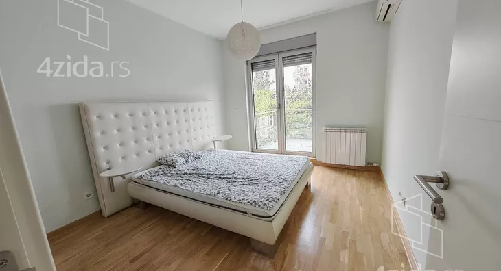 Četvoroiposoban stan | 4zida