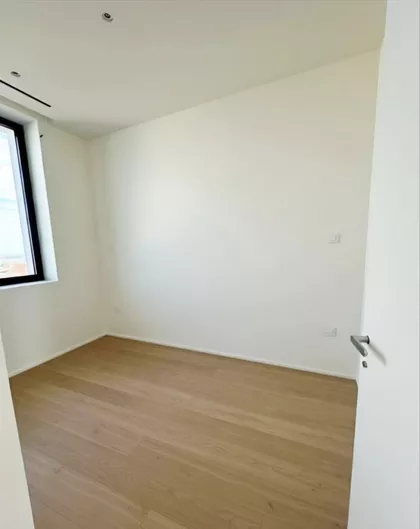 Cara Uroša bb | 4zida.rs