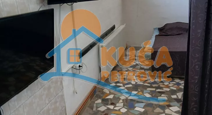 Lokal | 4zida