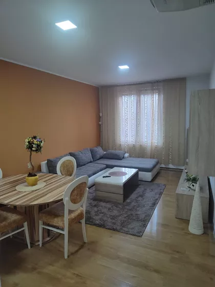 Karađorđeva 27 | 4zida.rs