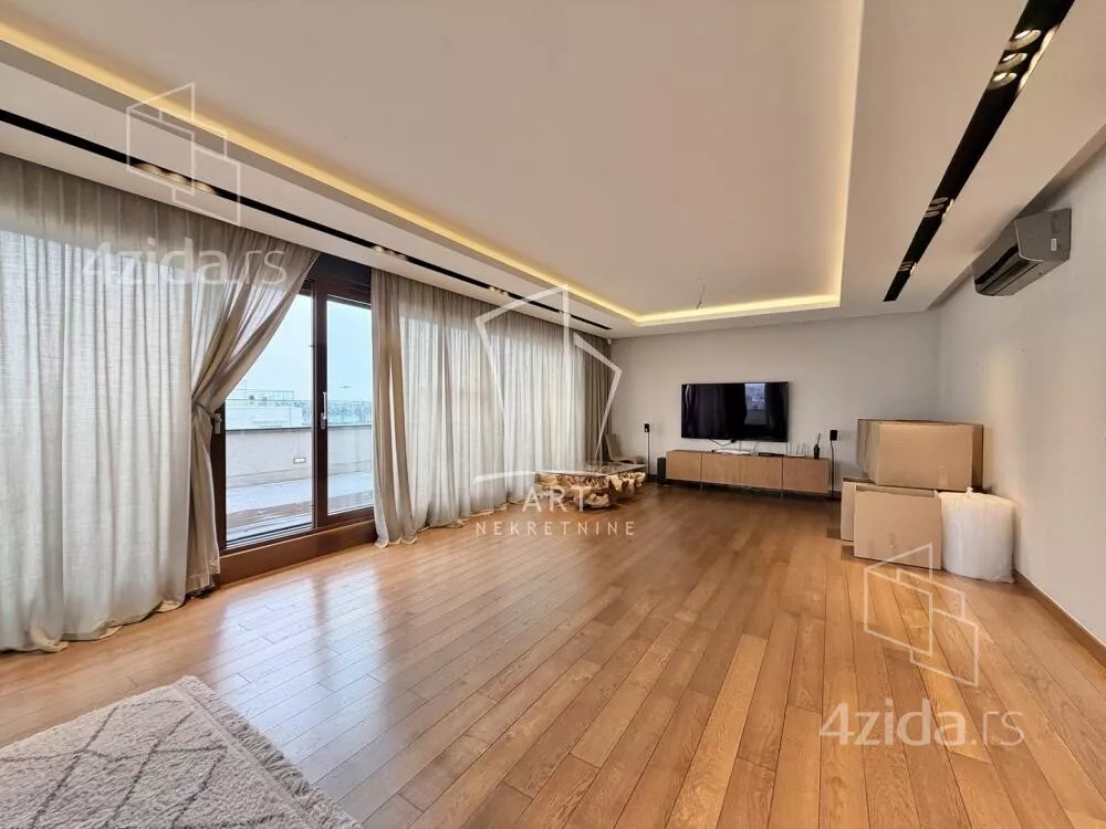 Petosoban stan | 4zida