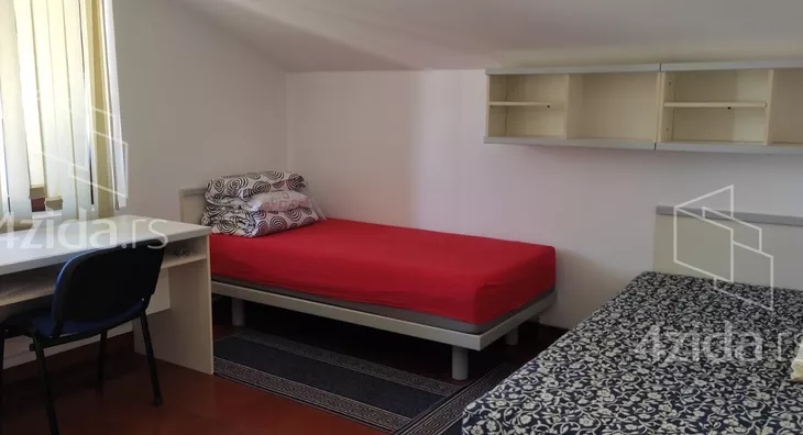 Petosoban stan | 4zida