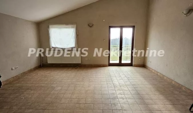 Poslovna zgrada | 4zida