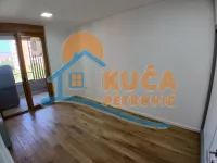 Lokal | 4zida