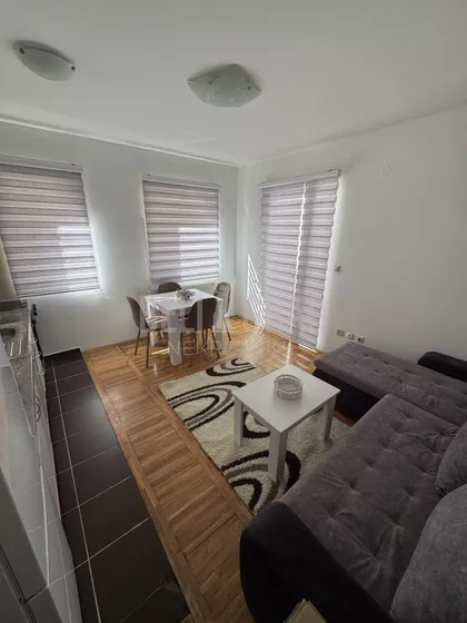 Kneževačka | 4zida.rs