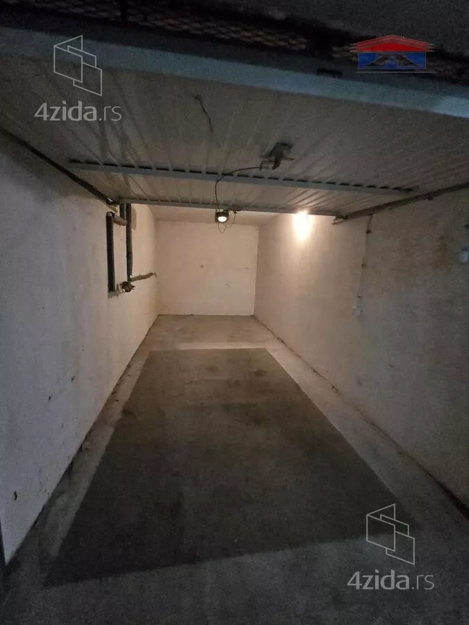 Garaža | 4zida