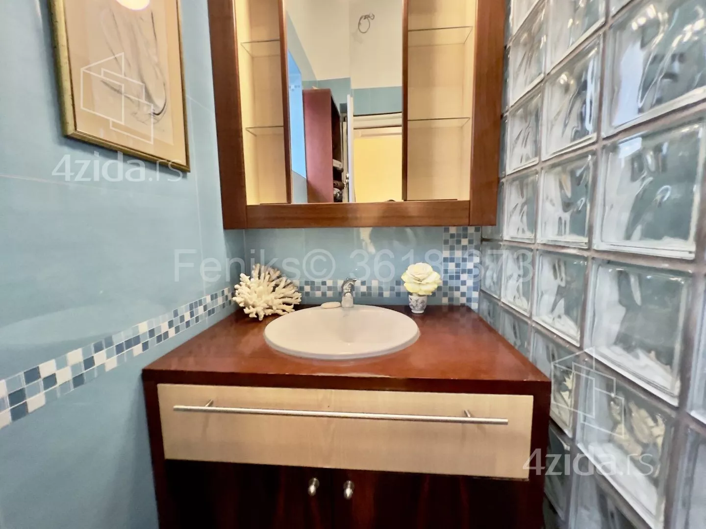 Četvoroiposoban stan | 4zida