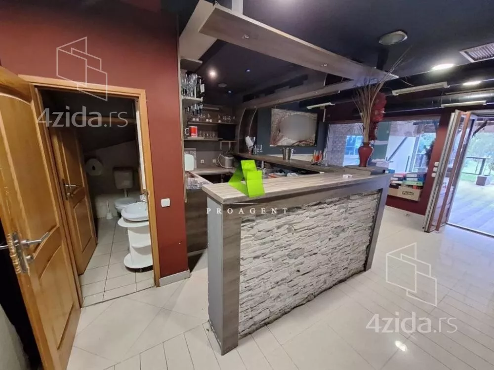 Poslovni prostor | 4zida