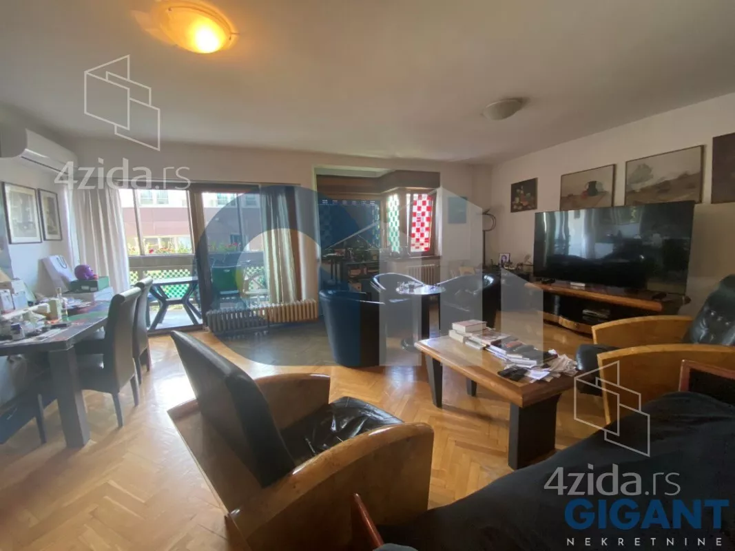 Četvoroiposoban stan | 4zida