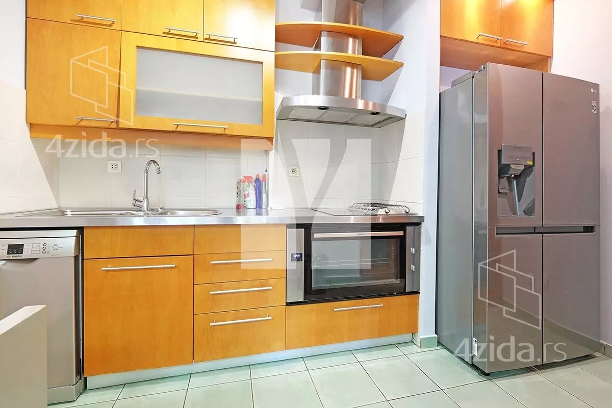 Petosoban stan | 4zida